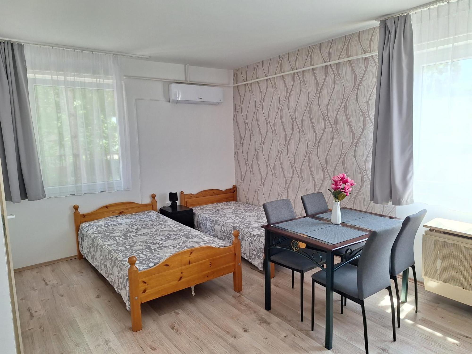 Nikolett Apartman Гайдусобосло Екстер'єр фото