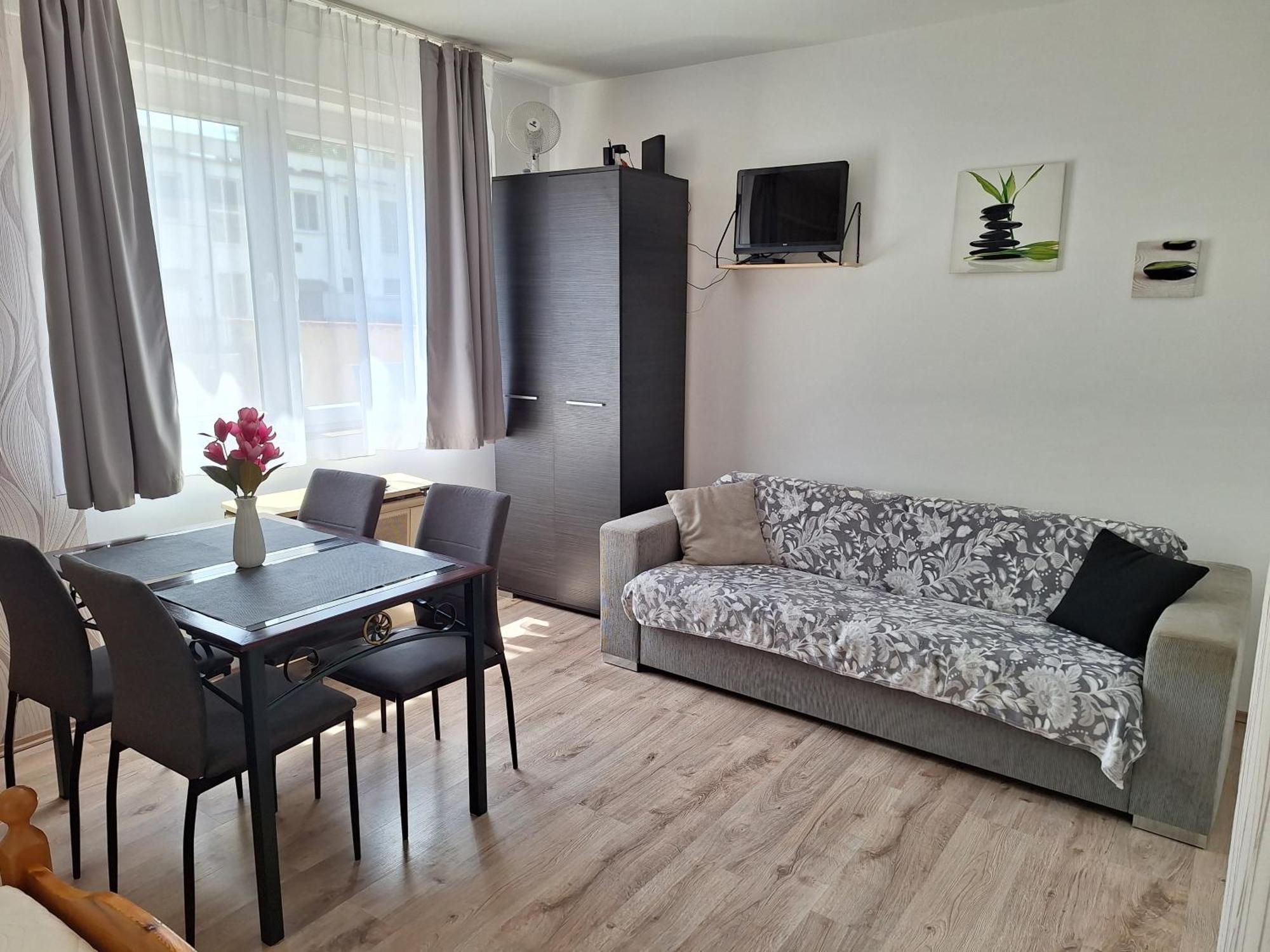 Nikolett Apartman Гайдусобосло Екстер'єр фото